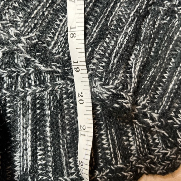 𝅺SLEEVELESS Sweater by United States Sweaters - Picture 11 of 14